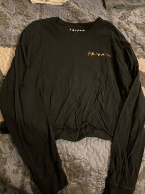 FRIENDS' Long Sleeve Crop